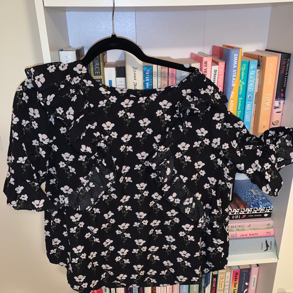 GAP ruffle sleeve top, size XL